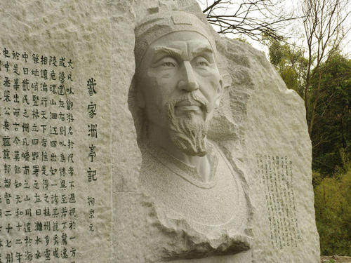 与韩愈并列的柳宗元，擅长山水游记诗，“永州八记”富有诗情画意