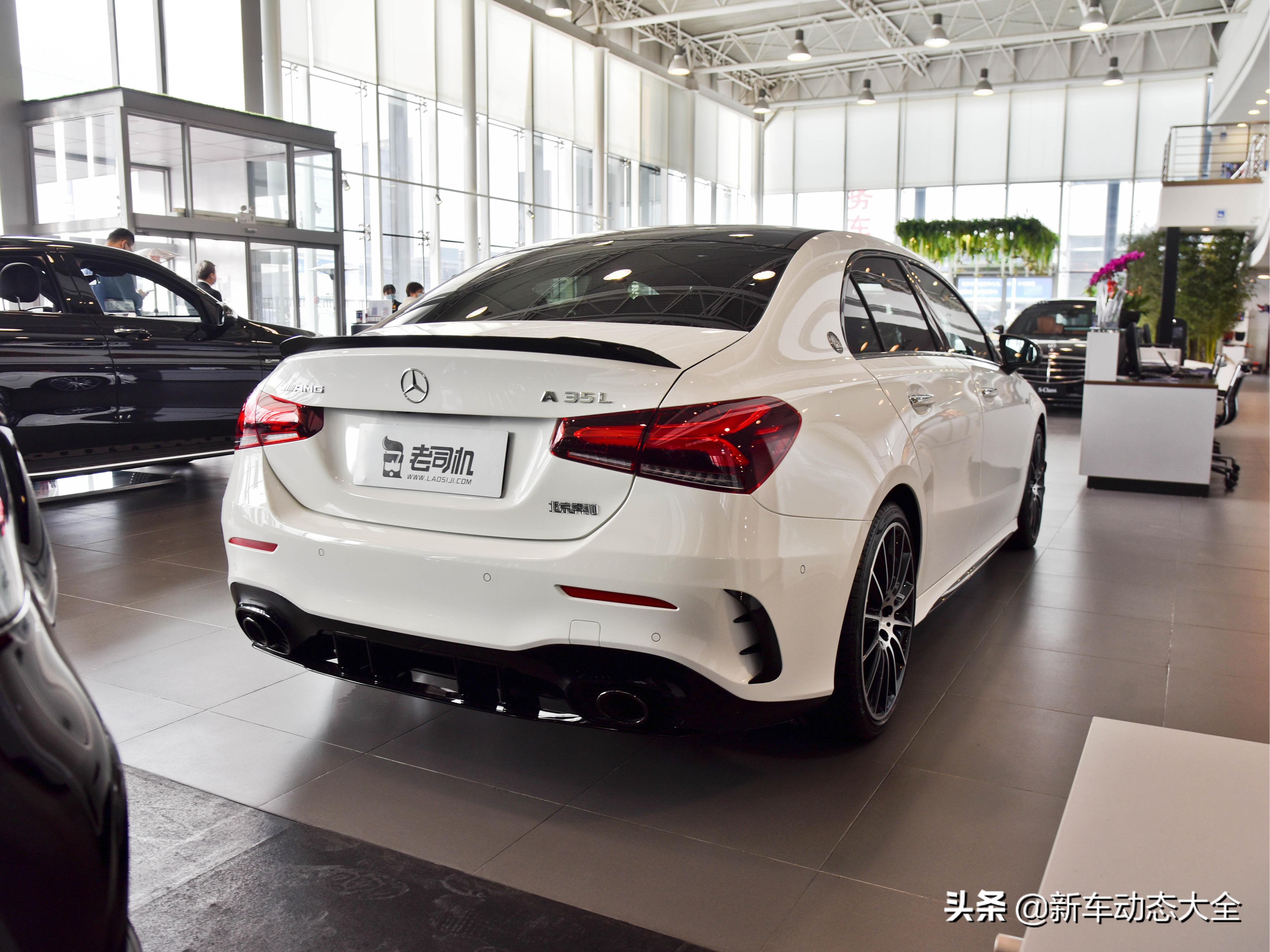 豪华入门高性能轿车,306匹马力依旧是三厢,实拍奔驰a级amg