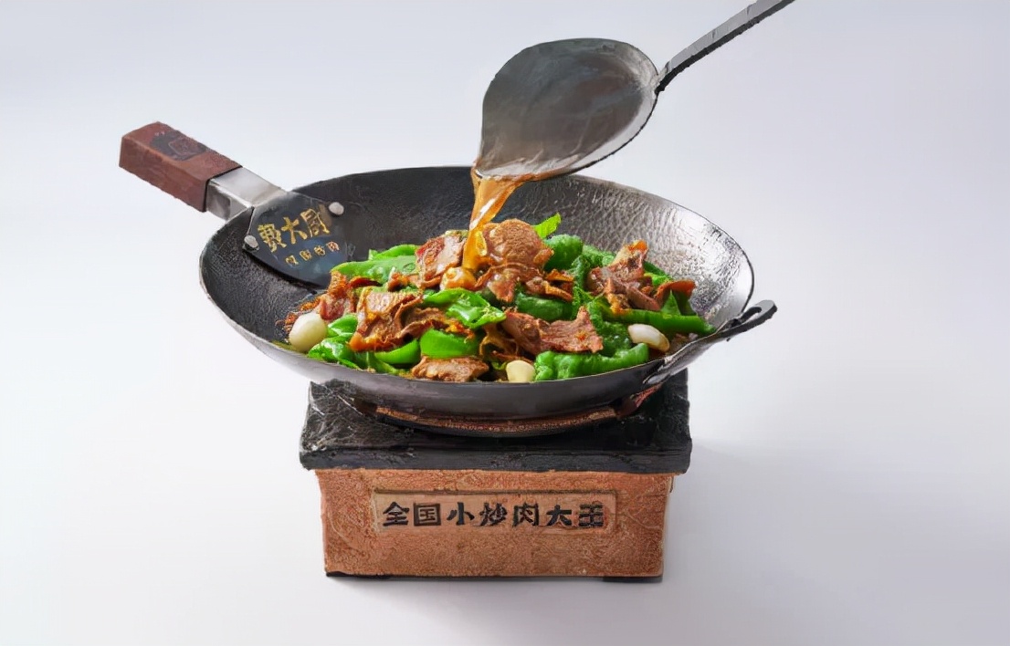 一盘鲜香下饭的辣椒炒肉做法分享