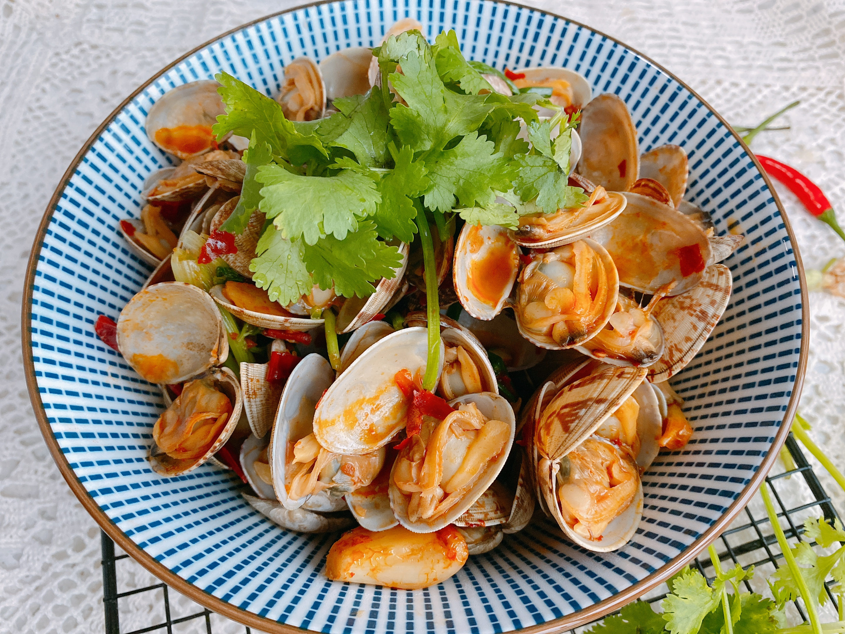 辣炒花蛤千万不能焯水,大厨都这样做,花蛤鲜嫩入味,没有泥沙