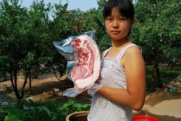 猪肉价格暴涨，村民“捂猪”不卖，河北猪老板跑了117个村去收购