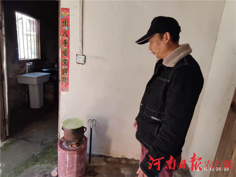 罗山农机中心为三类户送爱心温暖到心坎