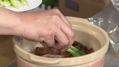 怎样做煲仔饭（简单4步教你做秘制煲仔饭）