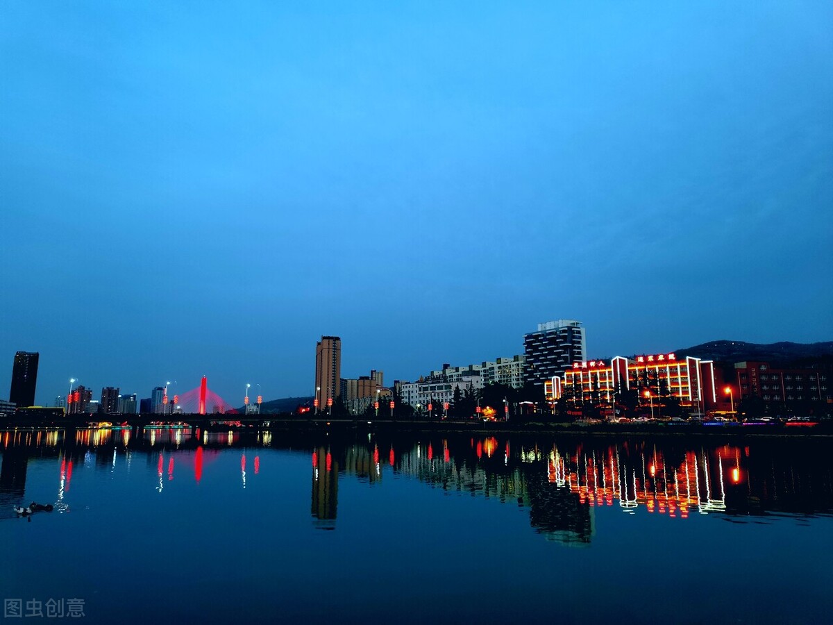 小学生的穿越作文：二十年后的家乡