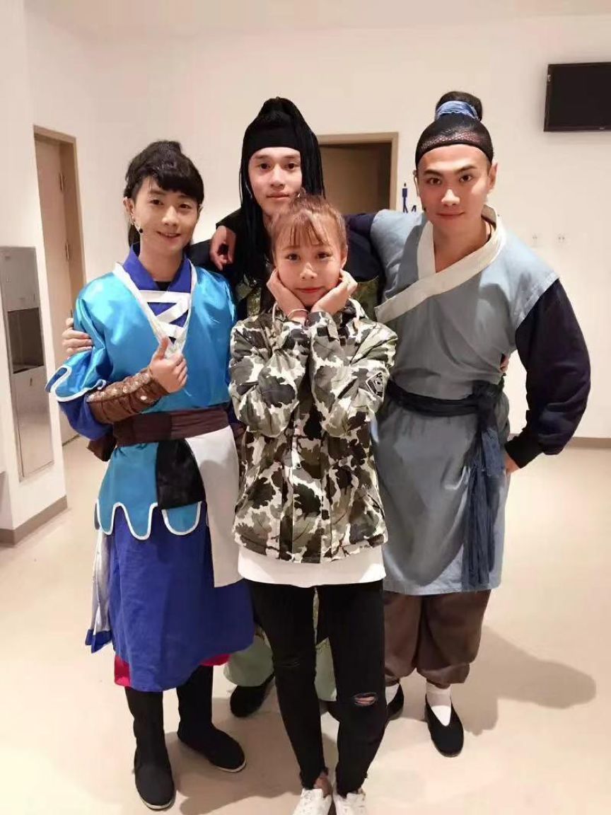 从跑龙套到丰胸主播，东北女尝遍丰胸燃脂法，靠卖保健品月销20万