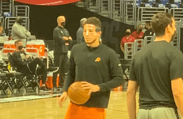 為什么nba會有帶面具的（NBA球星戴面具都啥樣？布克咨詢“面具俠”，詹姆斯黑色面具被禁）