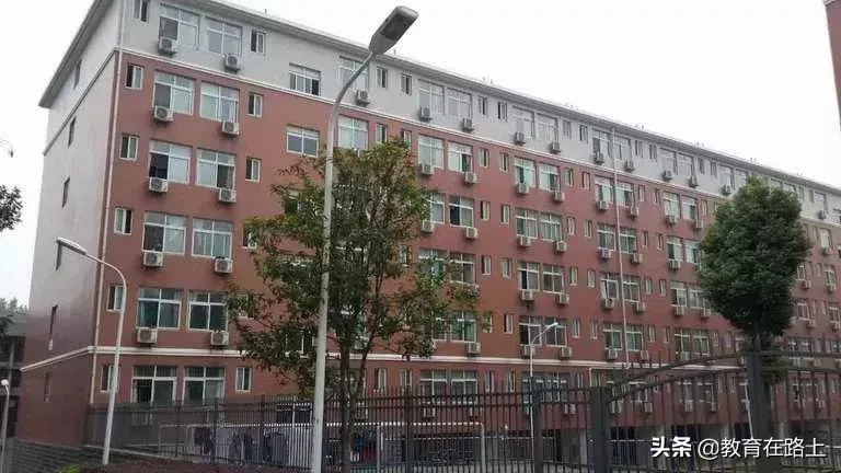 华中师范大学宿舍怎么样？几人间？空调……这里有最详细的解答