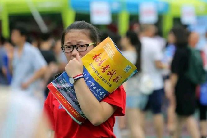 高考不能“复读”已成定局？官方做出回应，家长们表示喜忧参半