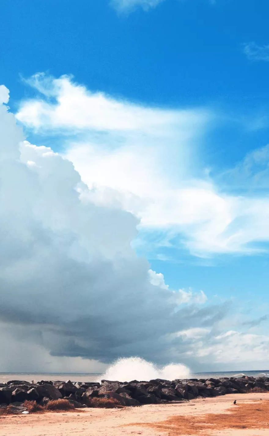 「诗词鉴赏」十一首咏云的诗词，看云卷云舒，静看流年