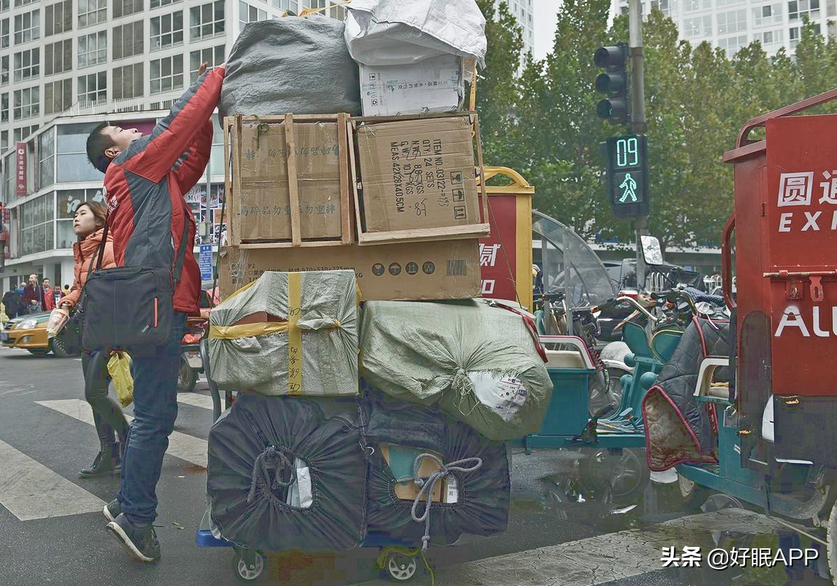 大一新生床铺自带还是在学校买？学姐教你从这三点考虑