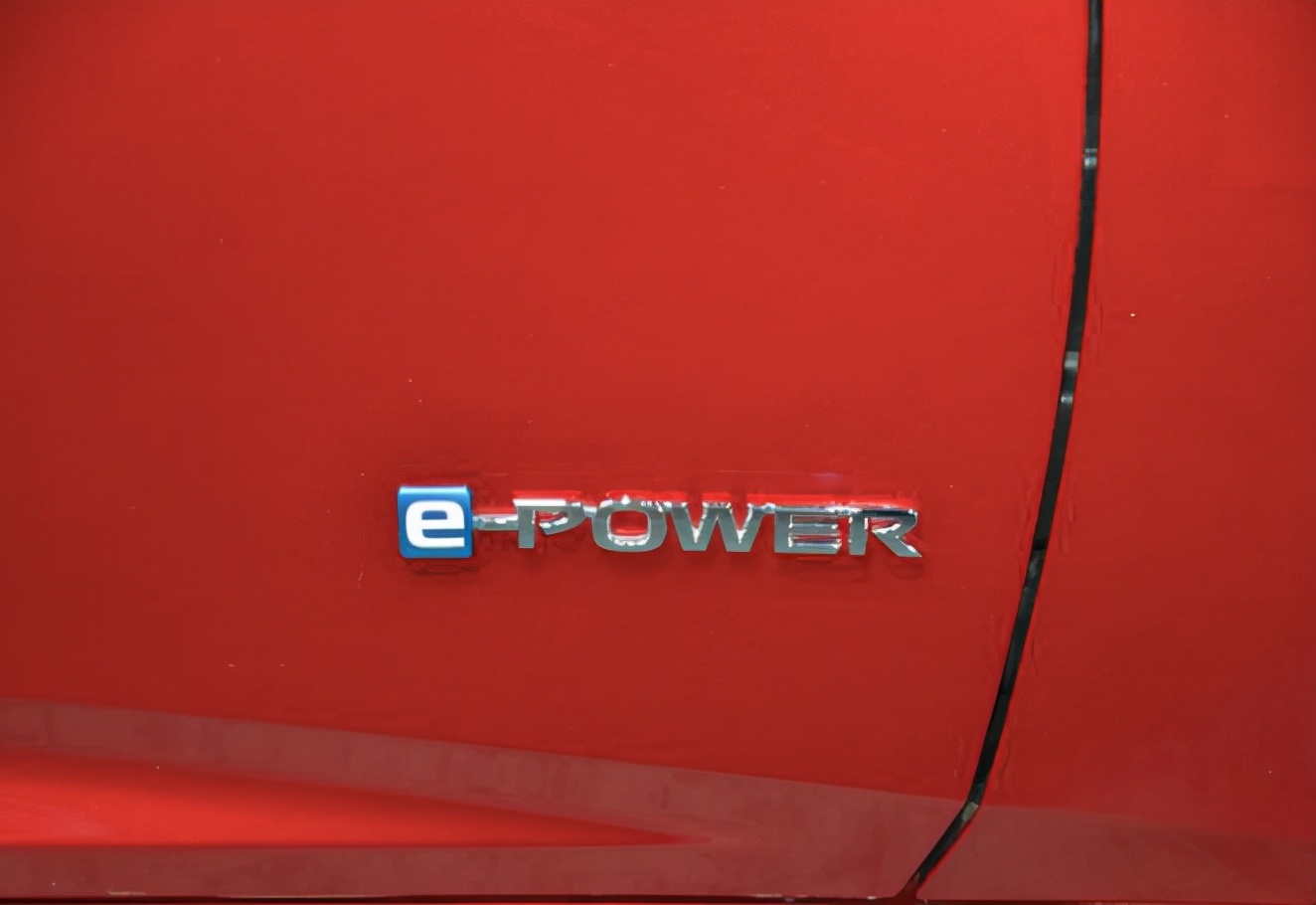 1.2L发动机+电动机 百公里油耗4.1L 轩逸e-POWER将于广州车展上市