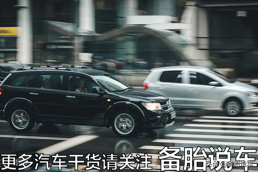 坐车的时候，怎么看出一个人开车水平的高低？