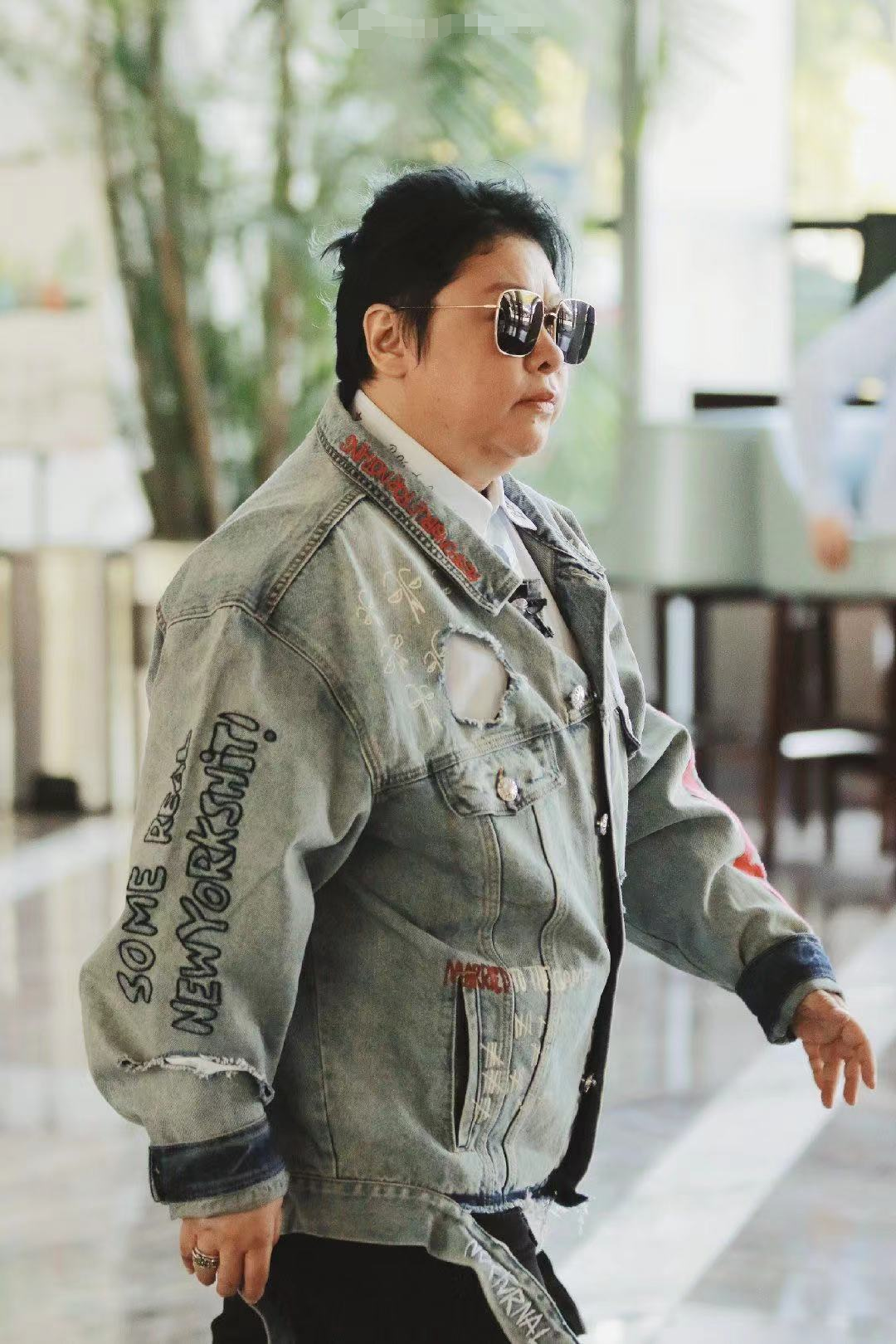 减肥后的韩红(韩红暴瘦40斤后精致出街!