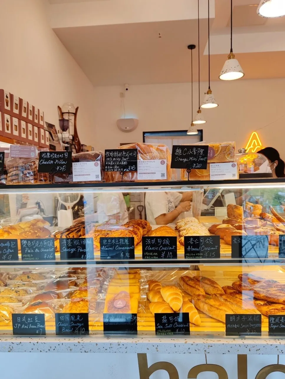 碳水星人欲罢不能！深圳这6家宝藏面包店，每款都很绝