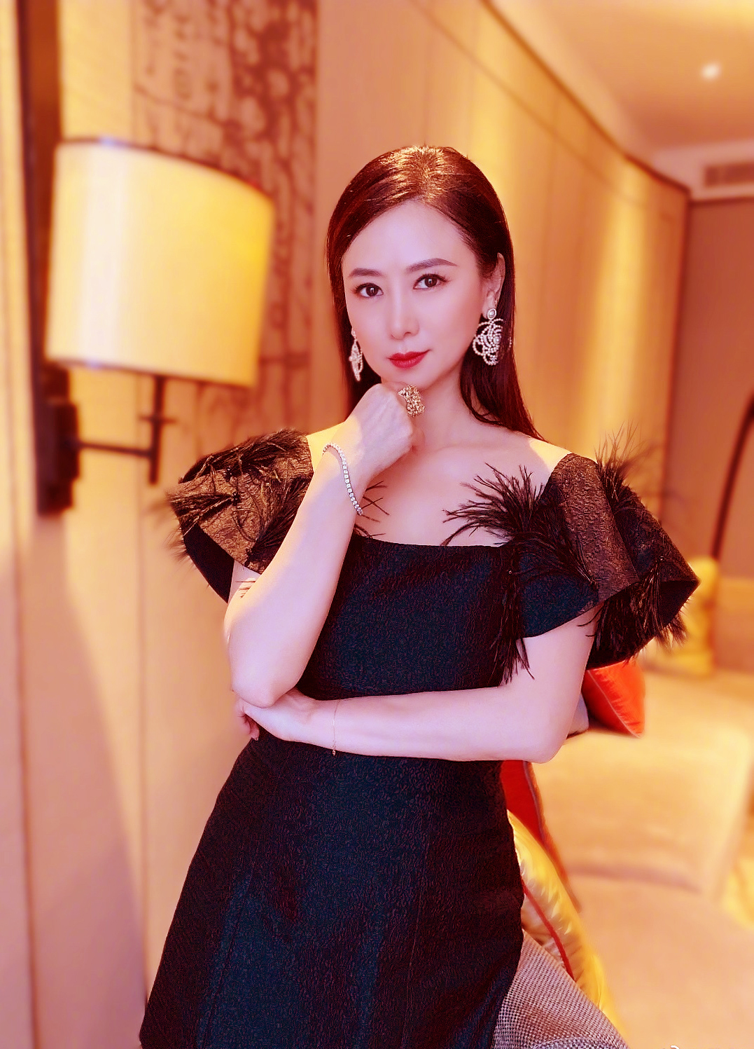 我是赵传奇十四集(著名女星翁虹：曾被骗婚，再婚嫁普通的小丈夫，定居上海很幸福)