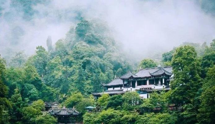 青山绿水，问道青城山