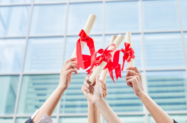 名校赛道的“圈层逻辑”