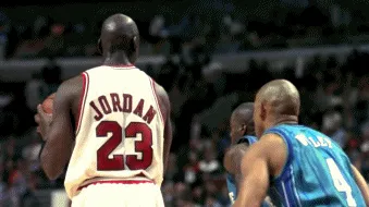 为什么nba在1998赛季(NBA被雪藏18年资料揭秘，乔丹封神背后，被批刻薄好难相处)