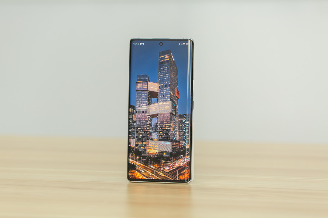 7月哪款手机最值得买 这三款老旗舰推荐 性能强悍价格大幅下调