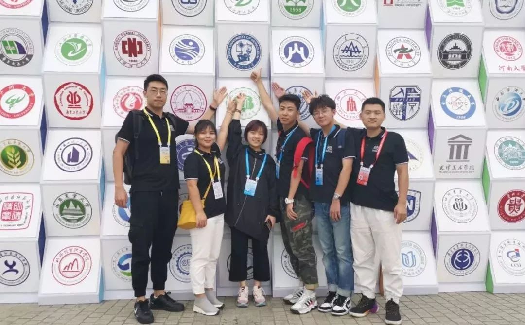 “最可爱”大学校徽回归，兰州大学表示不服气，校徽表情包上线