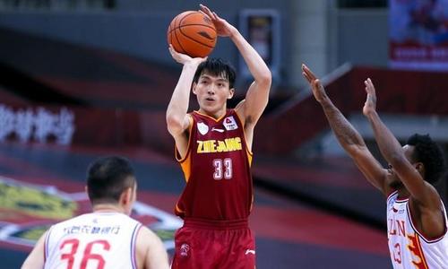 为什么现在nba是体毛哨(梦游队上线，肖华体毛哨让NBA沦为笑柄，网友：赶紧呼叫甜瓜)