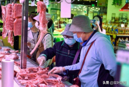 一个好消息：连续上涨19个月后，猪肉价格终于降下来了