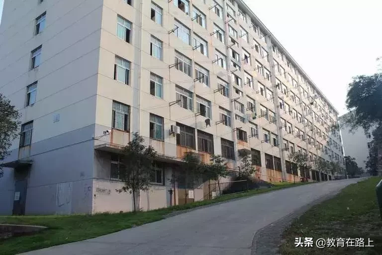 华中师范大学宿舍怎么样？几人间？空调……这里有最详细的解答