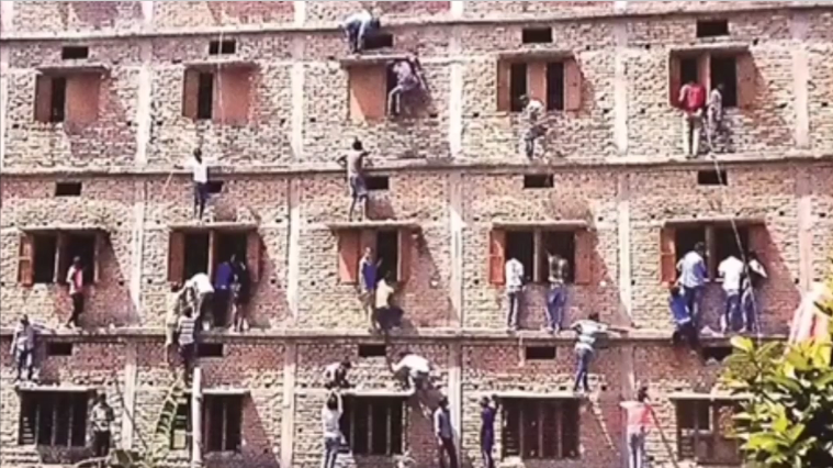 印度高考：穷人疯狂作弊，中产拿命补习，开挂的民族开挂的高考