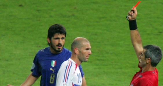 06世界杯决赛齐达内头球时间（2006年世界杯，齐达内如果不头顶马特拉齐，法国队能不能夺冠？）