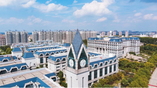 江苏高校智能豪华宿舍上热搜，夏有空调冬有暖气！网友：南方也供暖，慕了！