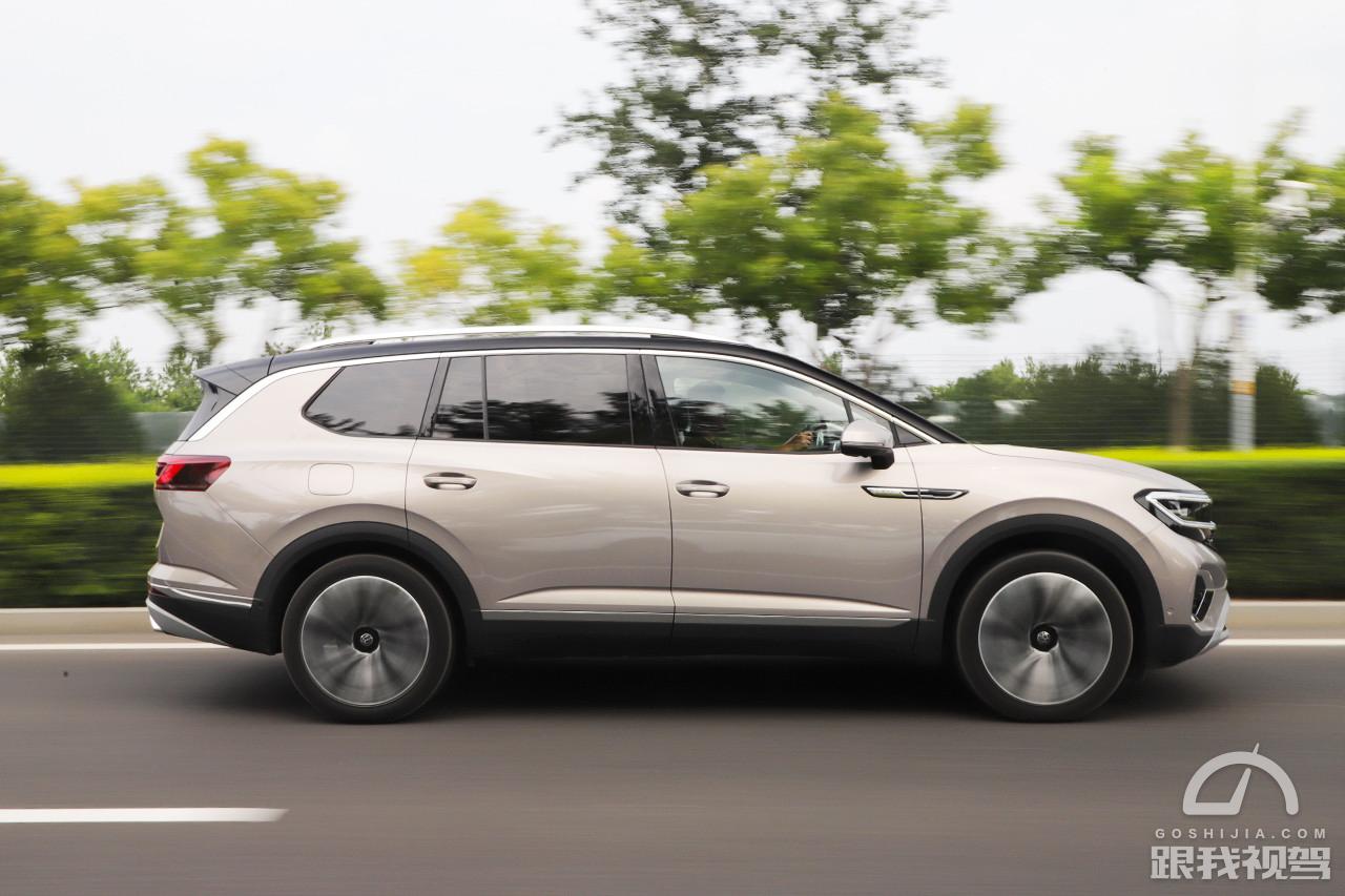 不到40万能买到合资旗舰？多方位体验大众史上最大SUV—揽境