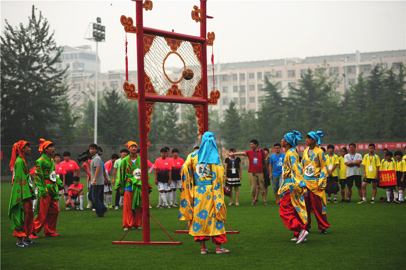 足球读什么(它是清明节风俗活动之一，又是足球界始祖，一般人不会读这俩字)