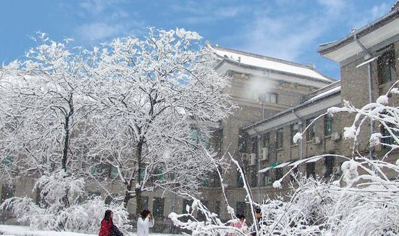 我国“六大师范”大学，均为教育部直属，其中两所为985重点院校