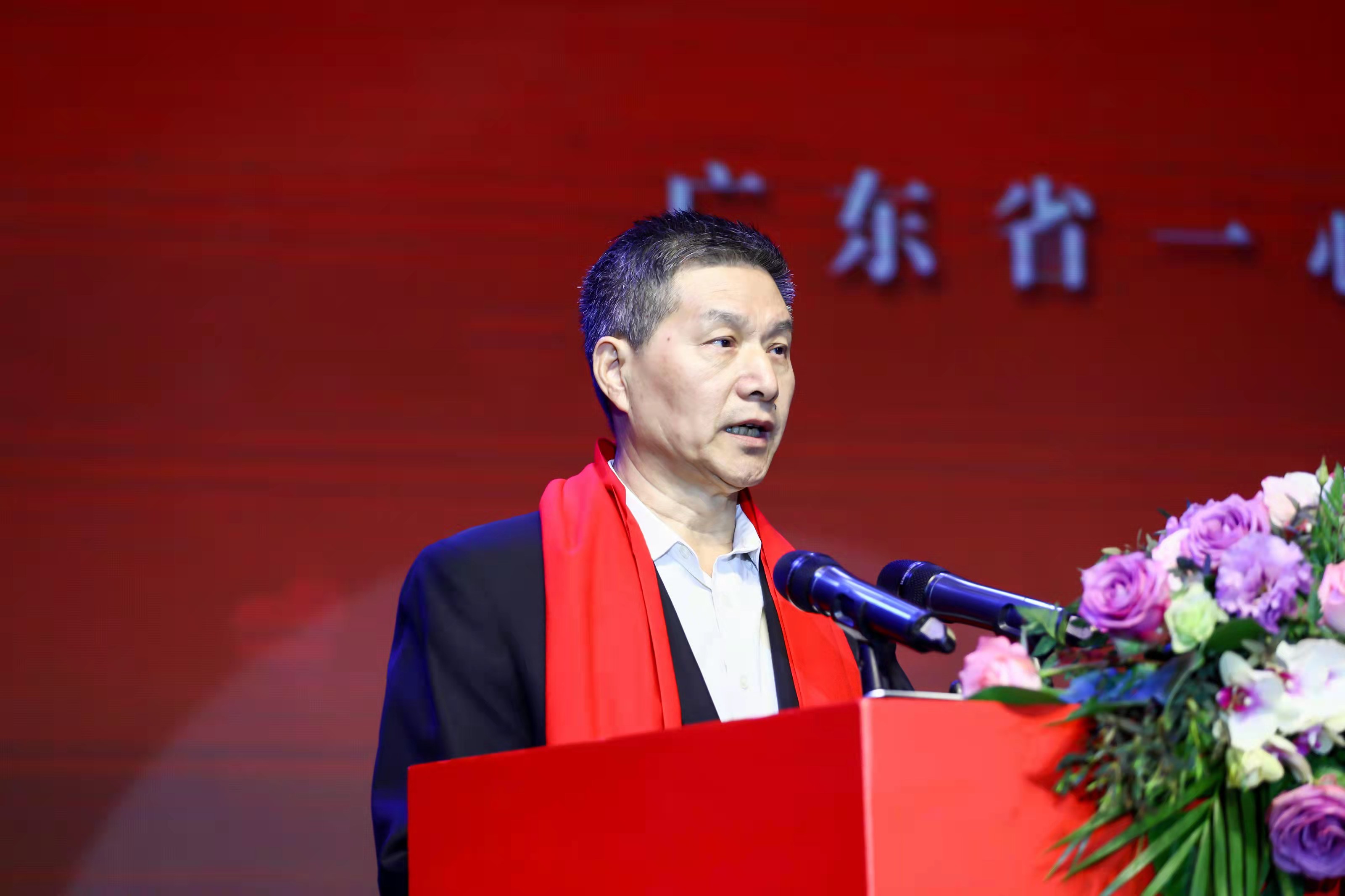 广东艺术家为慈善助力