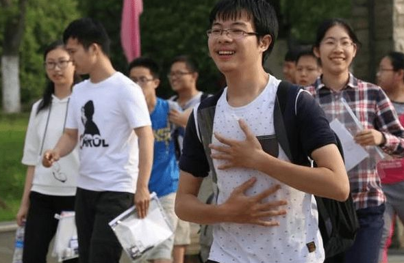 辽宁这所大学招生遇冷，分数线降到150分，2000多名额无人问津