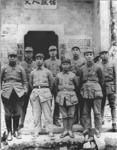 十大元帅40岁时是何身份：林彪是司令，陈毅是军长，贺龙挖野菜