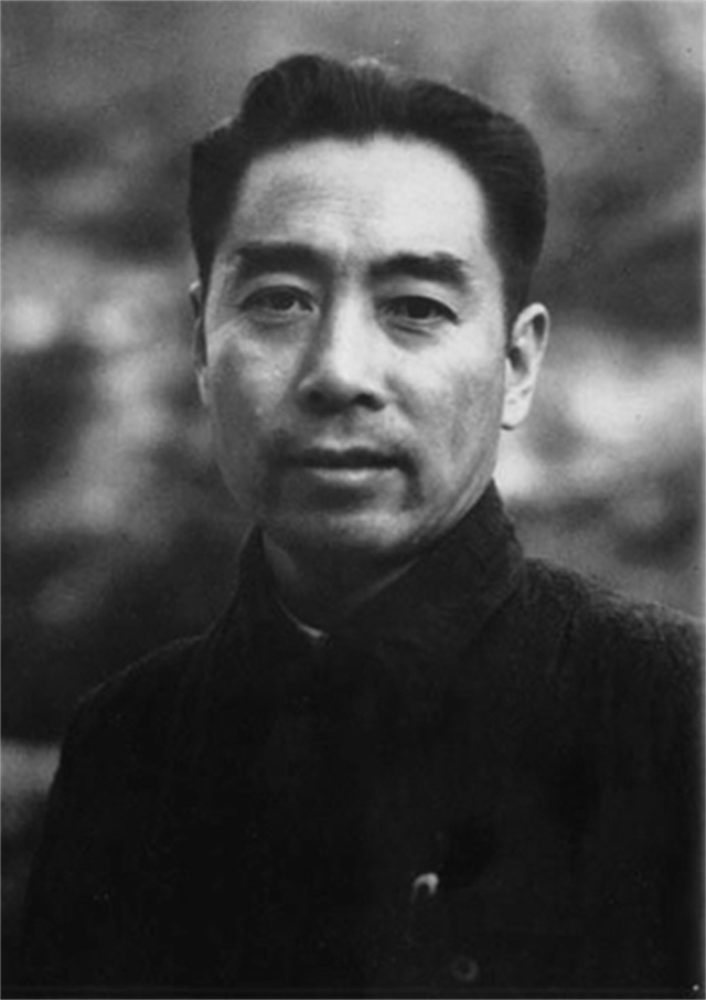 周恩来总理一生，为何四次痛哭？为父亲、为朋友、为人民