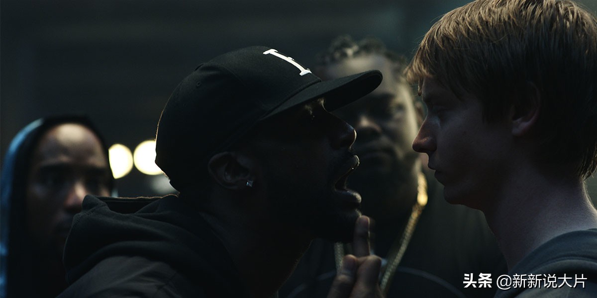 《八英里》,这部电影讨论的更多是freestyle battle这门文化的本身