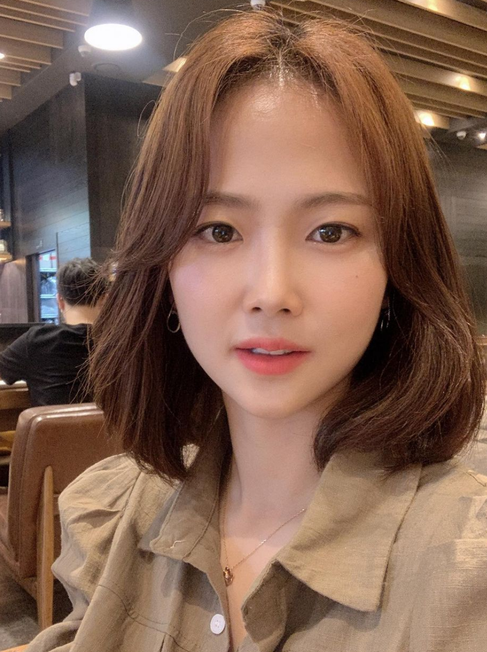 当然,李玟娥结婚也未必一定会退役,30岁的她如果能够继续入选韩国国家