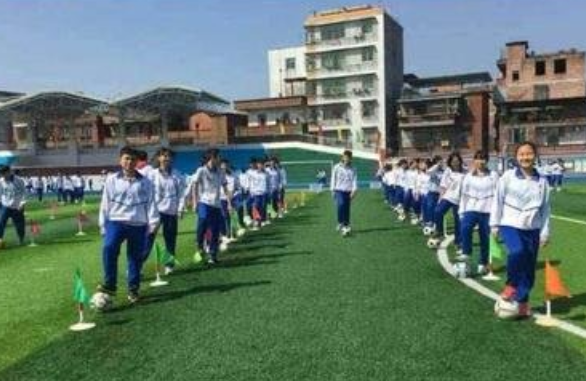 中考后才知道，私立中学和公立中学区别这么大，过来人有话说