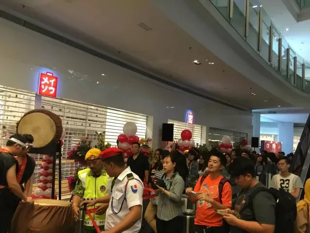 开店倒闭了亏了几十万（开店亏了10几万想死）