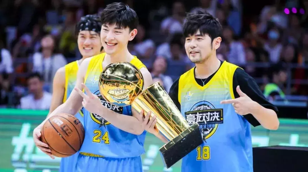 为什么蔡徐坤当nba(NBA新赛季小动作让我明白，为什么愿与蔡徐坤合作)