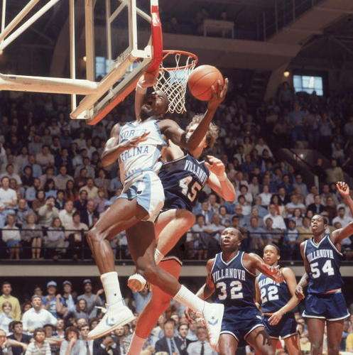 为什么nba大学时期得分都低（乔丹生涯10次得分王，场均30.1分，为何大学时才17.7分？）-华海博客