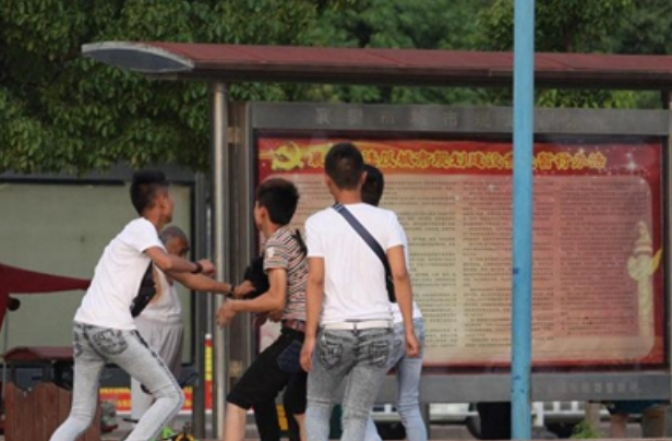 义务教育阶段，学校将无权开除学生？家长：保护一个人害了一群人