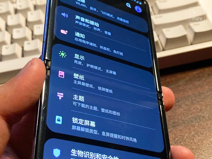 三星 Galaxy Z Flip 評測：不算完美，但市場需要這樣的手機