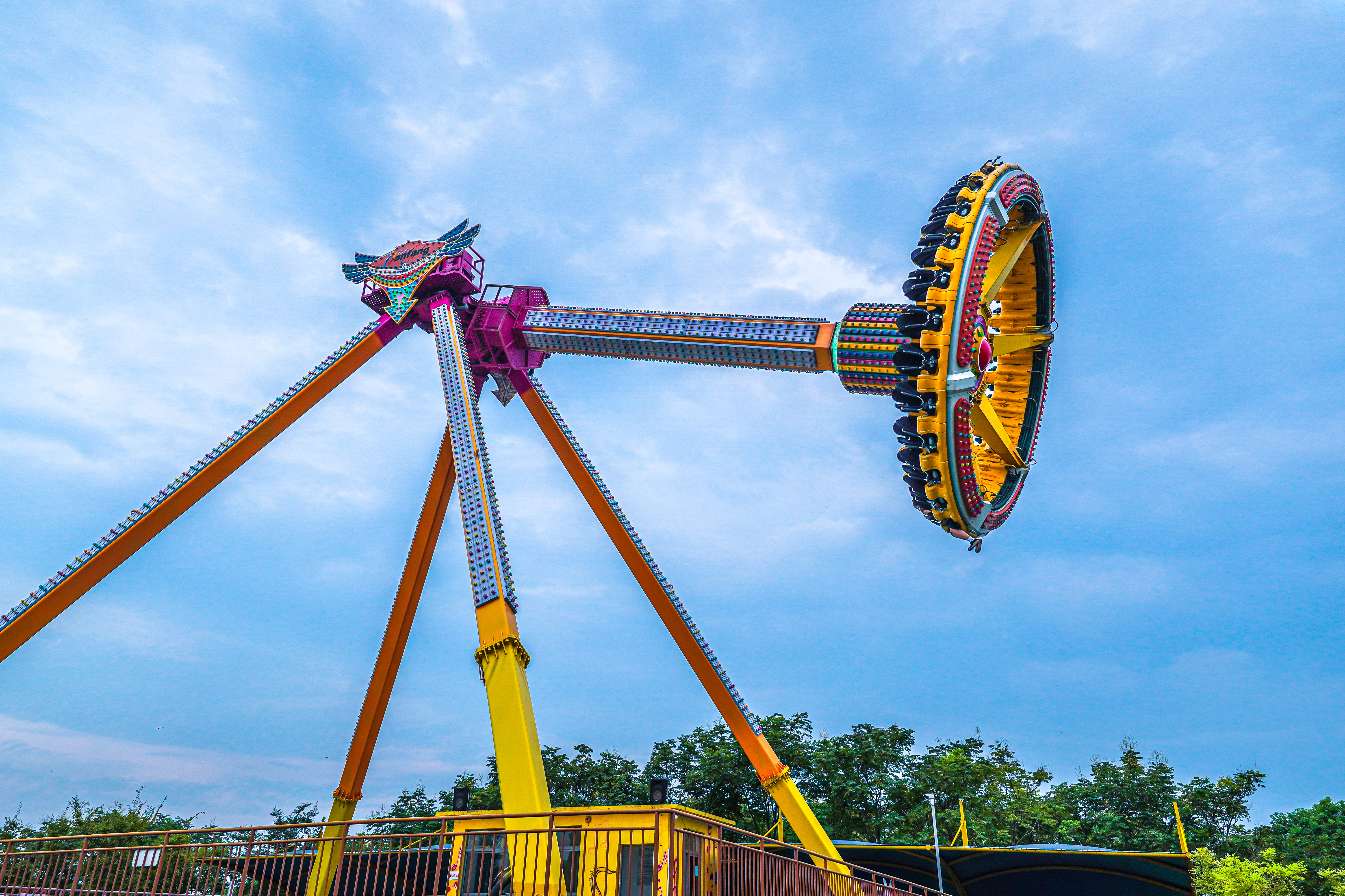 镇江哪里有游乐场(华东最长玻璃栈桥,镇江开心休园,一张门票·三园