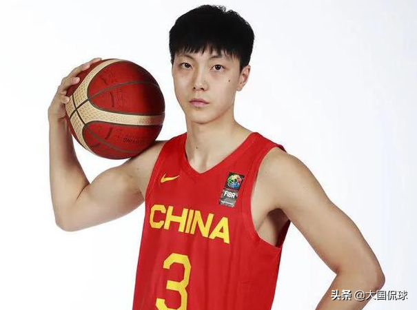 nba雄鹿为什么要在加拿大(杜锋和朱芳雨表态放人！鼓励胡明轩暂退国家队，试训NBA雄鹿队)