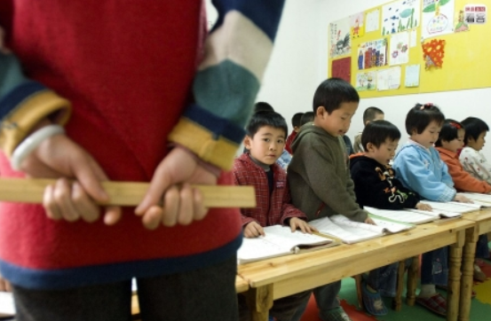 教育部传出新消息，部长发话中小学教室要安装监控，家长大力支持