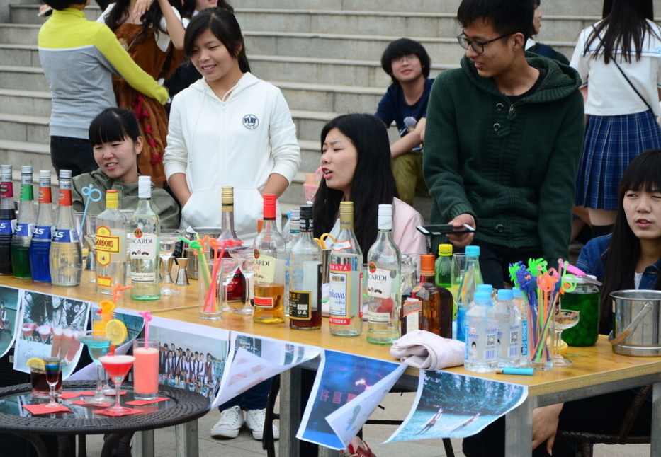 大学生开始流行“洗头式社交”，让家长很不理解，学生却很喜欢