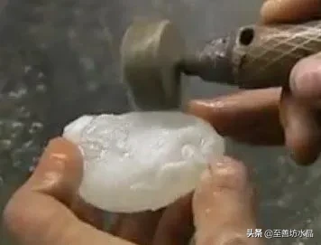 目睹水晶艺术品的诞生之路——水晶传统雕刻工艺详解